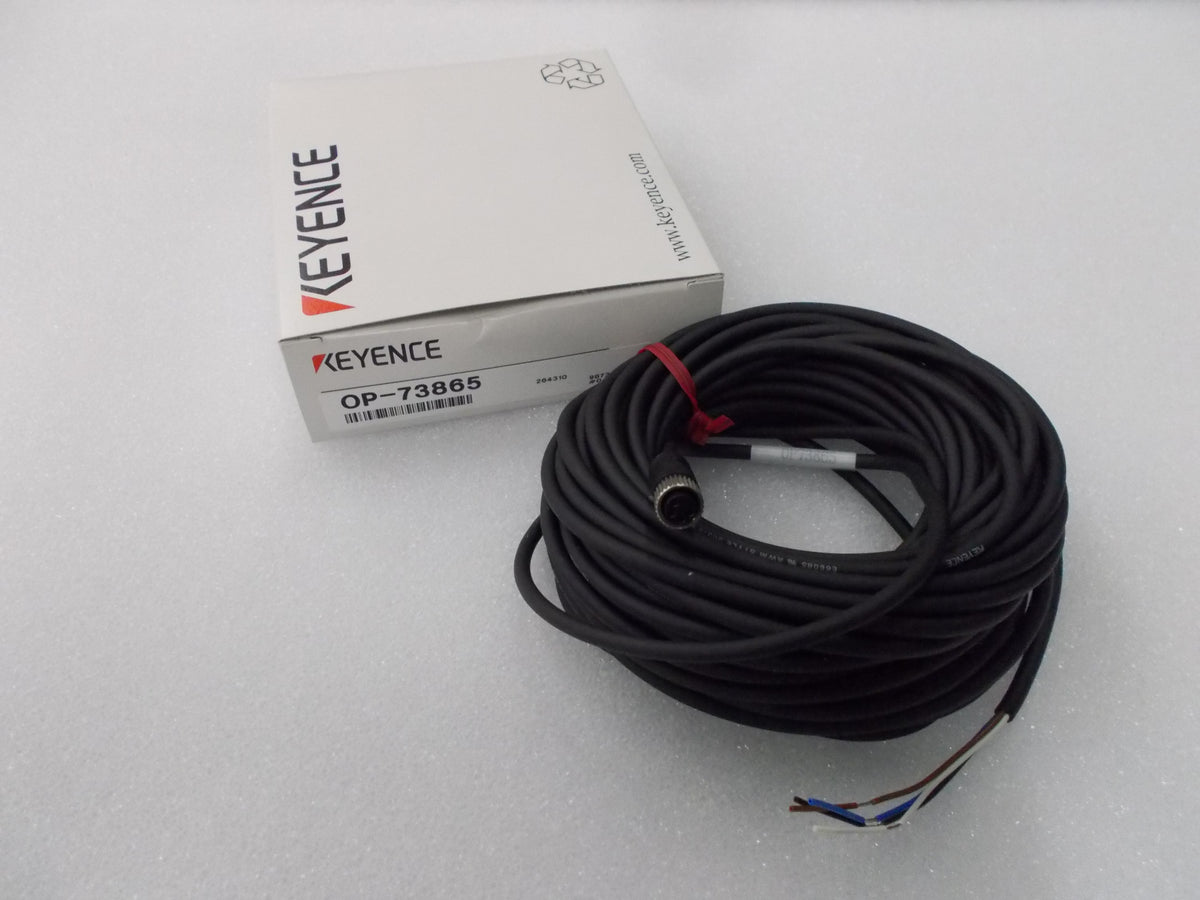KEYENCE 光電センサーとコネクターケーブル