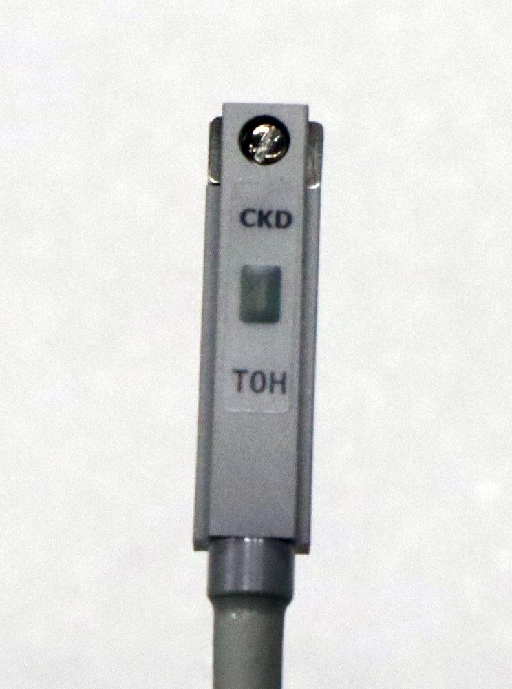 CKD ユニットシリンダ用スイッチ本体＋取付金具 UCA2-T3WH3-Y-16-100-T-